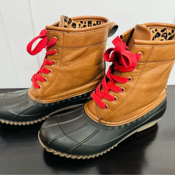 Stylish Brown and Black Women's Boots with Red Laces - Picture 3 of 7